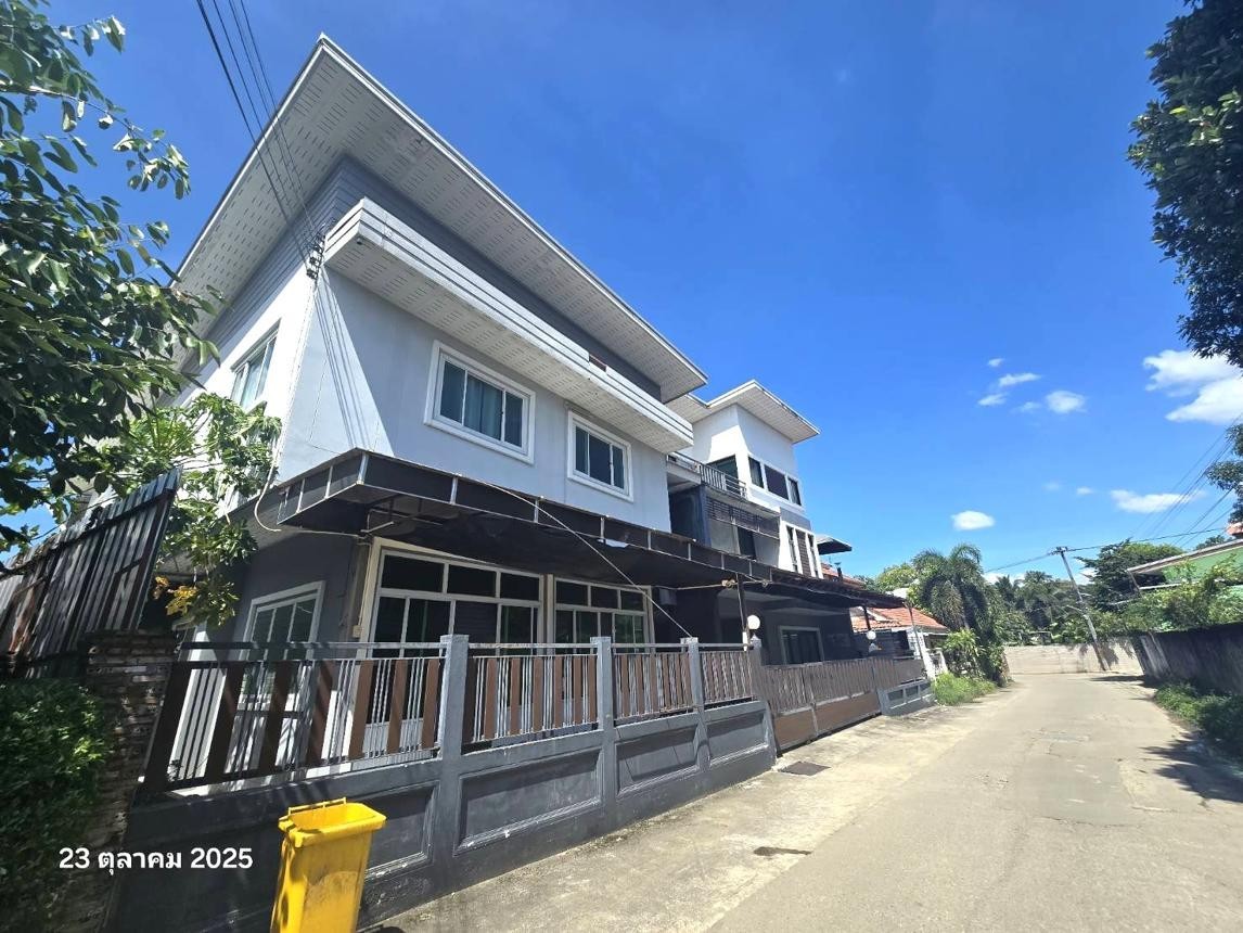 ประกาศฟรี! ซื้อ-ขาย-เช่า คอนโด บ้าน ทาวน์โฮม ที่ดิน และพื้นที่เชิงพาณิชย์ทั่วประเทศไทย ทุกทำเล ทุกงบประมาณ ไม่มีค่าใช้จ่าย ลงง่าย ขายไว เข้าถึงผู้ซื้อโดยตรง 3 251670pic2.jpg