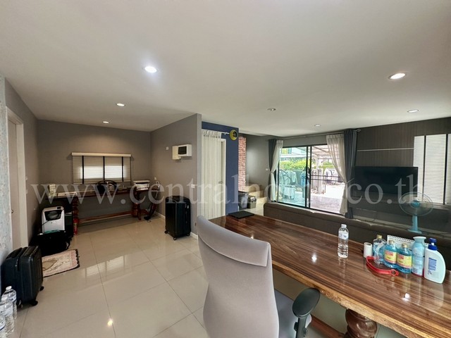 ประกาศฟรี! ซื้อ-ขาย-เช่า คอนโด บ้าน ทาวน์โฮม ที่ดิน และพื้นที่เชิงพาณิชย์ทั่วประเทศไทย ทุกทำเล ทุกงบประมาณ ไม่มีค่าใช้จ่าย ลงง่าย ขายไว เข้าถึงผู้ซื้อโดยตรง 5 285527pic4.jpg