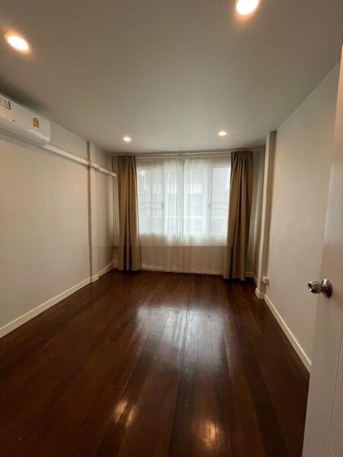 ประกาศฟรี! ซื้อ-ขาย-เช่า คอนโด บ้าน ทาวน์โฮม ที่ดิน และพื้นที่เชิงพาณิชย์ทั่วประเทศไทย ทุกทำเล ทุกงบประมาณ ไม่มีค่าใช้จ่าย ลงง่าย ขายไว เข้าถึงผู้ซื้อโดยตรง 5 314755pic4.jpg