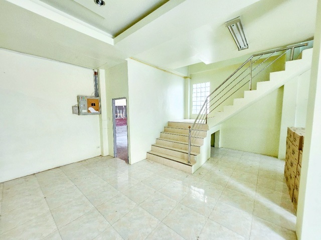 ประกาศฟรี! ซื้อ-ขาย-เช่า คอนโด บ้าน ทาวน์โฮม ที่ดิน และพื้นที่เชิงพาณิชย์ทั่วประเทศไทย ทุกทำเล ทุกงบประมาณ ไม่มีค่าใช้จ่าย ลงง่าย ขายไว เข้าถึงผู้ซื้อโดยตรง 3 251826pic2.jpg