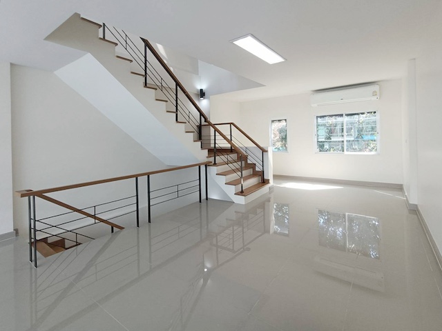 ประกาศฟรี! ซื้อ-ขาย-เช่า คอนโด บ้าน ทาวน์โฮม ที่ดิน และพื้นที่เชิงพาณิชย์ทั่วประเทศไทย ทุกทำเล ทุกงบประมาณ ไม่มีค่าใช้จ่าย ลงง่าย ขายไว เข้าถึงผู้ซื้อโดยตรง 5 512812pic4.jpg