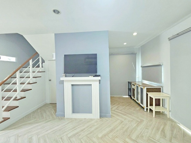 ประกาศฟรี! ซื้อ-ขาย-เช่า คอนโด บ้าน ทาวน์โฮม ที่ดิน และพื้นที่เชิงพาณิชย์ทั่วประเทศไทย ทุกทำเล ทุกงบประมาณ ไม่มีค่าใช้จ่าย ลงง่าย ขายไว เข้าถึงผู้ซื้อโดยตรง 4 252096pic3.jpg