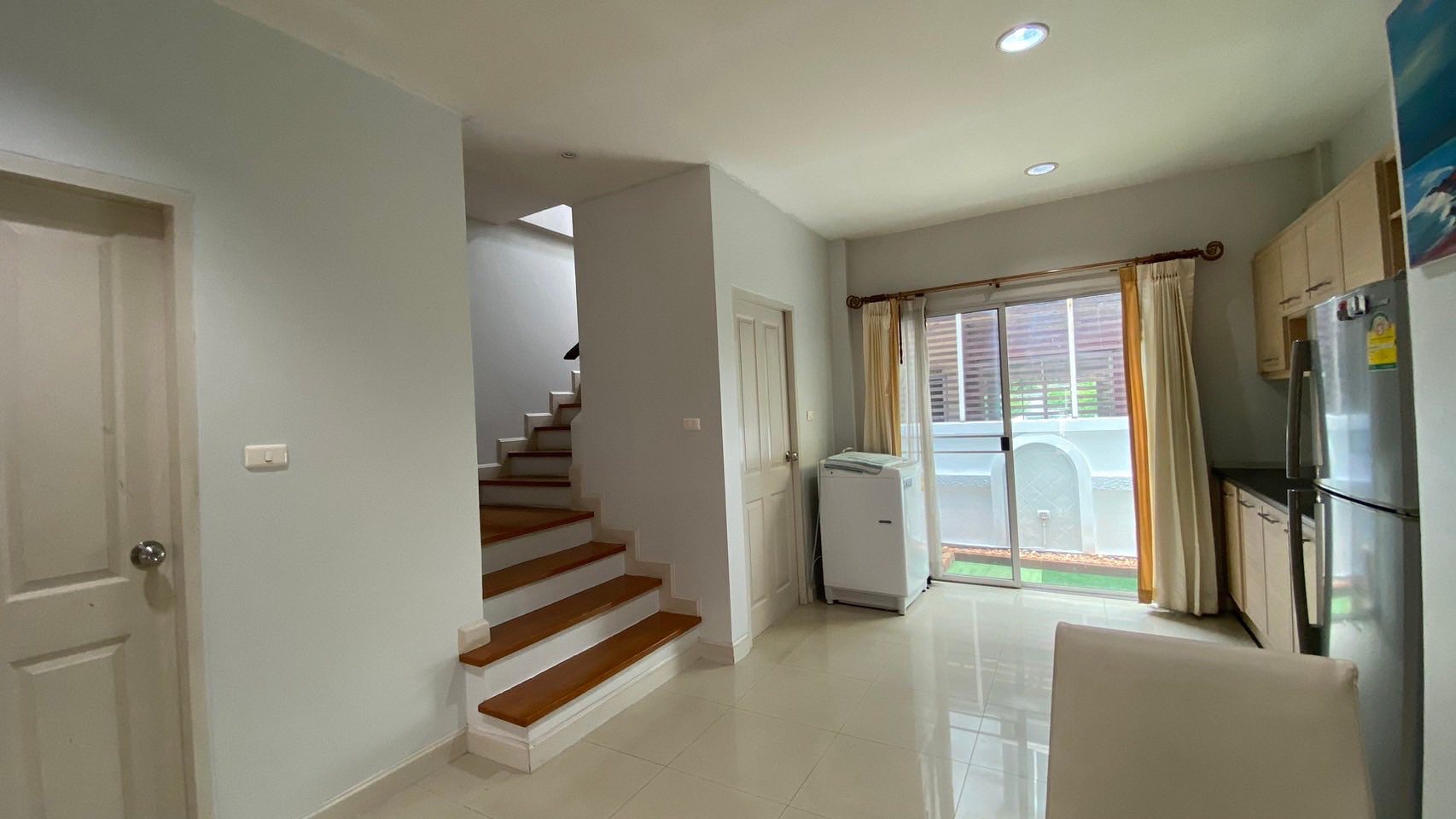 ประกาศฟรี! ซื้อ-ขาย-เช่า คอนโด บ้าน ทาวน์โฮม ที่ดิน และพื้นที่เชิงพาณิชย์ทั่วประเทศไทย ทุกทำเล ทุกงบประมาณ ไม่มีค่าใช้จ่าย ลงง่าย ขายไว เข้าถึงผู้ซื้อโดยตรง 4 512947pic3.jpg