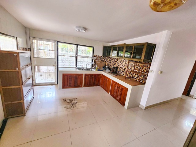 ประกาศฟรี! ซื้อ-ขาย-เช่า คอนโด บ้าน ทาวน์โฮม ที่ดิน และพื้นที่เชิงพาณิชย์ทั่วประเทศไทย ทุกทำเล ทุกงบประมาณ ไม่มีค่าใช้จ่าย ลงง่าย ขายไว เข้าถึงผู้ซื้อโดยตรง 5 252172pic4.jpg