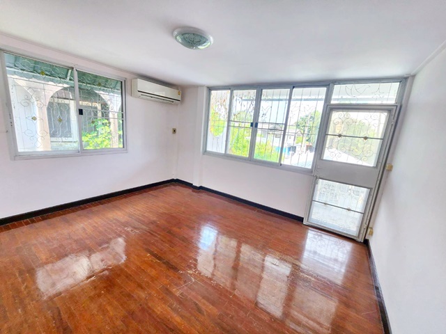 ประกาศฟรี! ซื้อ-ขาย-เช่า คอนโด บ้าน ทาวน์โฮม ที่ดิน และพื้นที่เชิงพาณิชย์ทั่วประเทศไทย ทุกทำเล ทุกงบประมาณ ไม่มีค่าใช้จ่าย ลงง่าย ขายไว เข้าถึงผู้ซื้อโดยตรง 4 252149pic3.jpg