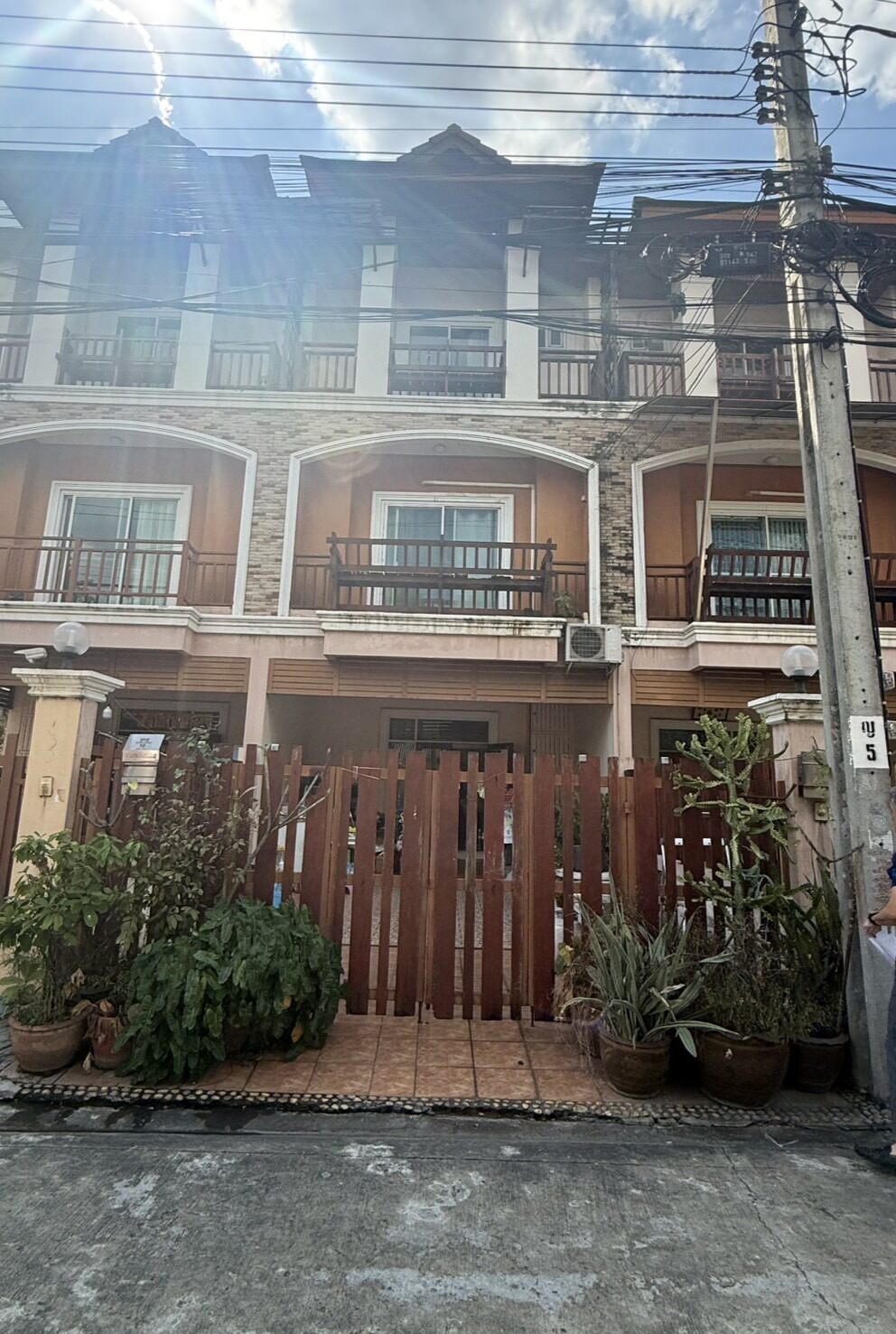 ประกาศฟรี! ซื้อ-ขาย-เช่า คอนโด บ้าน ทาวน์โฮม ที่ดิน และพื้นที่เชิงพาณิชย์ทั่วประเทศไทย ทุกทำเล ทุกงบประมาณ ไม่มีค่าใช้จ่าย ลงง่าย ขายไว เข้าถึงผู้ซื้อโดยตรง 4 315004pic3.jpg