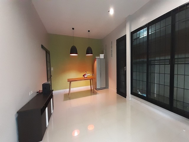 ประกาศฟรี! ซื้อ-ขาย-เช่า คอนโด บ้าน ทาวน์โฮม ที่ดิน และพื้นที่เชิงพาณิชย์ทั่วประเทศไทย ทุกทำเล ทุกงบประมาณ ไม่มีค่าใช้จ่าย ลงง่าย ขายไว เข้าถึงผู้ซื้อโดยตรง 5 513161pic4.jpg