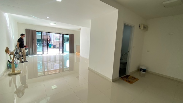 ประกาศฟรี! ซื้อ-ขาย-เช่า คอนโด บ้าน ทาวน์โฮม ที่ดิน และพื้นที่เชิงพาณิชย์ทั่วประเทศไทย ทุกทำเล ทุกงบประมาณ ไม่มีค่าใช้จ่าย ลงง่าย ขายไว เข้าถึงผู้ซื้อโดยตรง 3 513290pic2.jpg