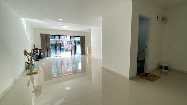 ประกาศฟรี! ซื้อ-ขาย-เช่า คอนโด บ้าน ทาวน์โฮม ที่ดิน และพื้นที่เชิงพาณิชย์ทั่วประเทศไทย ทุกทำเล ทุกงบประมาณ ไม่มีค่าใช้จ่าย ลงง่าย ขายไว เข้าถึงผู้ซื้อโดยตรง 4 513290pic3.jpg