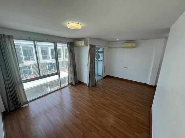 ประกาศฟรี! ซื้อ-ขาย-เช่า คอนโด บ้าน ทาวน์โฮม ที่ดิน และพื้นที่เชิงพาณิชย์ทั่วประเทศไทย ทุกทำเล ทุกงบประมาณ ไม่มีค่าใช้จ่าย ลงง่าย ขายไว เข้าถึงผู้ซื้อโดยตรง 5 513279pic4.jpg