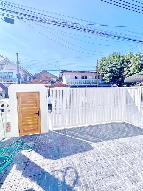 ประกาศฟรี! ซื้อ-ขาย-เช่า คอนโด บ้าน ทาวน์โฮม ที่ดิน และพื้นที่เชิงพาณิชย์ทั่วประเทศไทย ทุกทำเล ทุกงบประมาณ ไม่มีค่าใช้จ่าย ลงง่าย ขายไว เข้าถึงผู้ซื้อโดยตรง 5 314966pic4.jpg