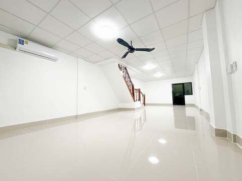 ประกาศฟรี! ซื้อ-ขาย-เช่า คอนโด บ้าน ทาวน์โฮม ที่ดิน และพื้นที่เชิงพาณิชย์ทั่วประเทศไทย ทุกทำเล ทุกงบประมาณ ไม่มีค่าใช้จ่าย ลงง่าย ขายไว เข้าถึงผู้ซื้อโดยตรง 3 315185pic2.jpg