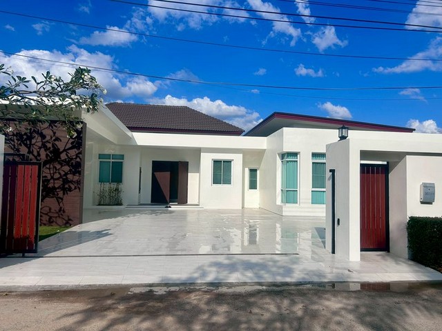 ประกาศฟรี! ซื้อ-ขาย-เช่า คอนโด บ้าน ทาวน์โฮม ที่ดิน และพื้นที่เชิงพาณิชย์ทั่วประเทศไทย ทุกทำเล ทุกงบประมาณ ไม่มีค่าใช้จ่าย ลงง่าย ขายไว เข้าถึงผู้ซื้อโดยตรง 3 313747pic2.jpg