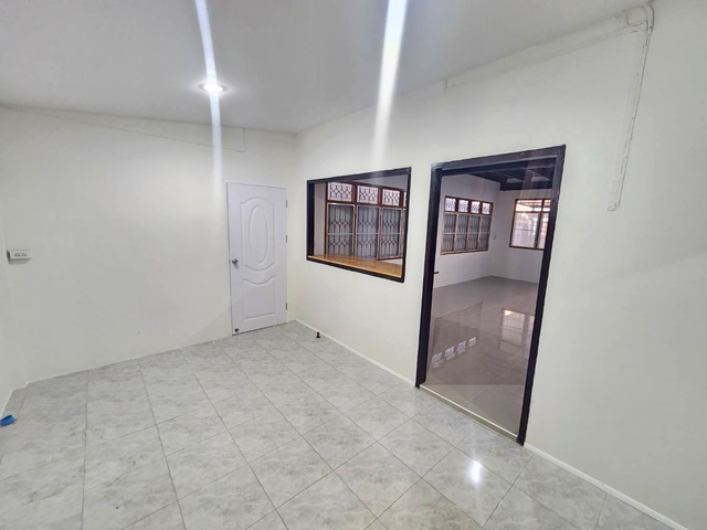 ประกาศฟรี! ซื้อ-ขาย-เช่า คอนโด บ้าน ทาวน์โฮม ที่ดิน และพื้นที่เชิงพาณิชย์ทั่วประเทศไทย ทุกทำเล ทุกงบประมาณ ไม่มีค่าใช้จ่าย ลงง่าย ขายไว เข้าถึงผู้ซื้อโดยตรง 4 252206pic3.jpg