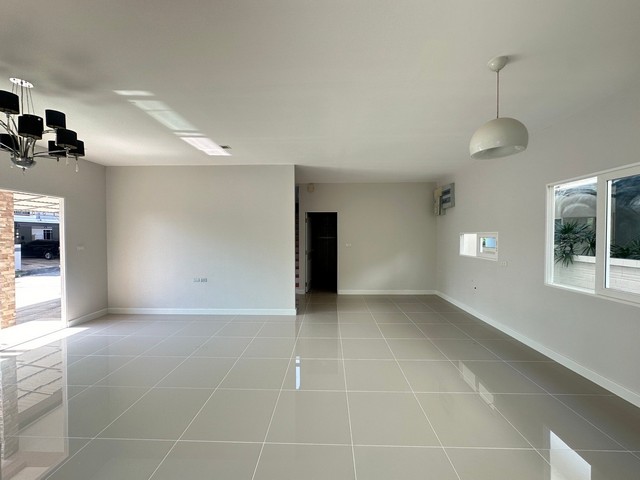 ประกาศฟรี! ซื้อ-ขาย-เช่า คอนโด บ้าน ทาวน์โฮม ที่ดิน และพื้นที่เชิงพาณิชย์ทั่วประเทศไทย ทุกทำเล ทุกงบประมาณ ไม่มีค่าใช้จ่าย ลงง่าย ขายไว เข้าถึงผู้ซื้อโดยตรง 5 252896pic4.jpg