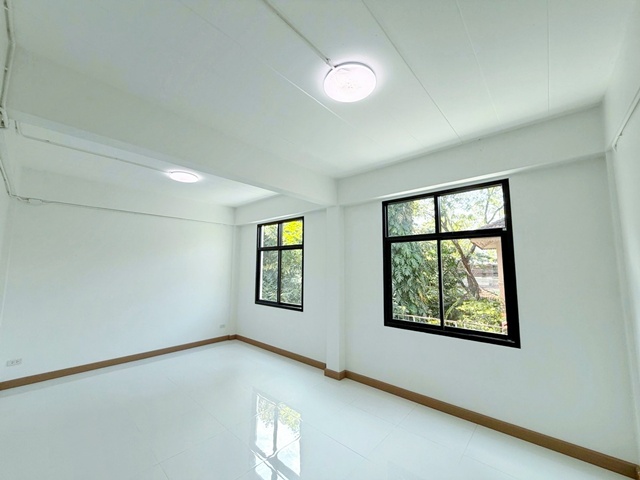 ประกาศฟรี! ซื้อ-ขาย-เช่า คอนโด บ้าน ทาวน์โฮม ที่ดิน และพื้นที่เชิงพาณิชย์ทั่วประเทศไทย ทุกทำเล ทุกงบประมาณ ไม่มีค่าใช้จ่าย ลงง่าย ขายไว เข้าถึงผู้ซื้อโดยตรง 4 315226pic3.jpg