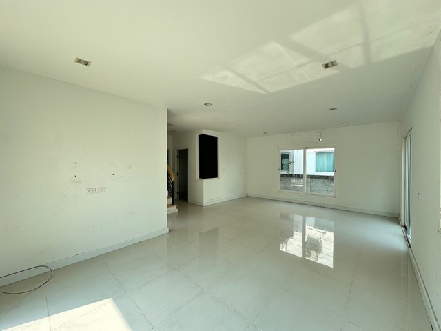 ประกาศฟรี! ซื้อ-ขาย-เช่า คอนโด บ้าน ทาวน์โฮม ที่ดิน และพื้นที่เชิงพาณิชย์ทั่วประเทศไทย ทุกทำเล ทุกงบประมาณ ไม่มีค่าใช้จ่าย ลงง่าย ขายไว เข้าถึงผู้ซื้อโดยตรง 5 253002pic4.jpg