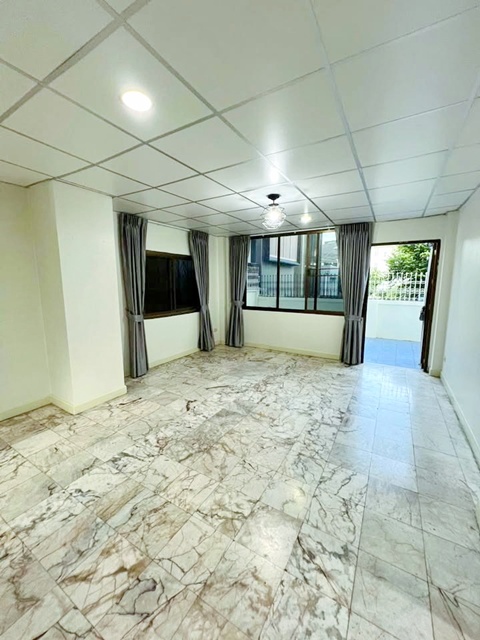 ประกาศฟรี! ซื้อ-ขาย-เช่า คอนโด บ้าน ทาวน์โฮม ที่ดิน และพื้นที่เชิงพาณิชย์ทั่วประเทศไทย ทุกทำเล ทุกงบประมาณ ไม่มีค่าใช้จ่าย ลงง่าย ขายไว เข้าถึงผู้ซื้อโดยตรง 4 253058pic3.jpg