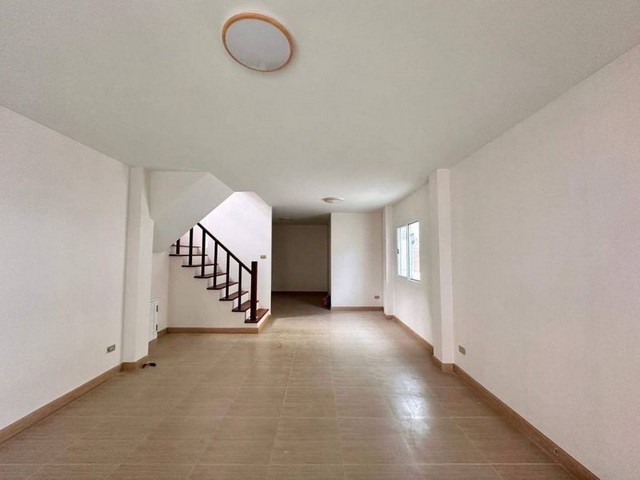 ประกาศฟรี! ซื้อ-ขาย-เช่า คอนโด บ้าน ทาวน์โฮม ที่ดิน และพื้นที่เชิงพาณิชย์ทั่วประเทศไทย ทุกทำเล ทุกงบประมาณ ไม่มีค่าใช้จ่าย ลงง่าย ขายไว เข้าถึงผู้ซื้อโดยตรง 3 296531pic2.jpg