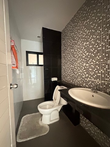 ประกาศฟรี! ซื้อ-ขาย-เช่า คอนโด บ้าน ทาวน์โฮม ที่ดิน และพื้นที่เชิงพาณิชย์ทั่วประเทศไทย ทุกทำเล ทุกงบประมาณ ไม่มีค่าใช้จ่าย ลงง่าย ขายไว เข้าถึงผู้ซื้อโดยตรง 5 253130pic4.jpg