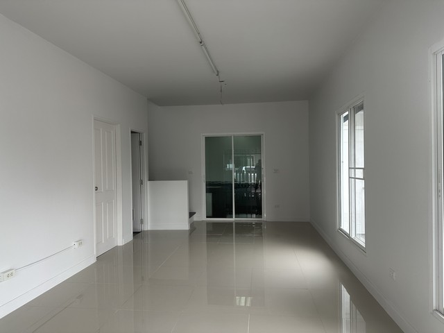 ประกาศฟรี! ซื้อ-ขาย-เช่า คอนโด บ้าน ทาวน์โฮม ที่ดิน และพื้นที่เชิงพาณิชย์ทั่วประเทศไทย ทุกทำเล ทุกงบประมาณ ไม่มีค่าใช้จ่าย ลงง่าย ขายไว เข้าถึงผู้ซื้อโดยตรง 5 253120pic4.jpg