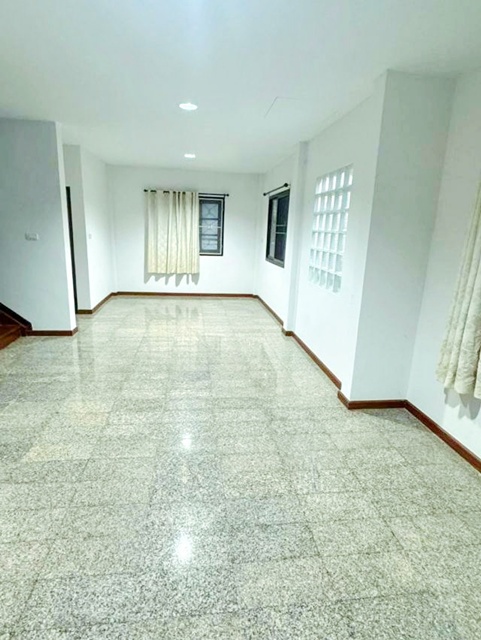 ประกาศฟรี! ซื้อ-ขาย-เช่า คอนโด บ้าน ทาวน์โฮม ที่ดิน และพื้นที่เชิงพาณิชย์ทั่วประเทศไทย ทุกทำเล ทุกงบประมาณ ไม่มีค่าใช้จ่าย ลงง่าย ขายไว เข้าถึงผู้ซื้อโดยตรง 4 253049pic3.jpg