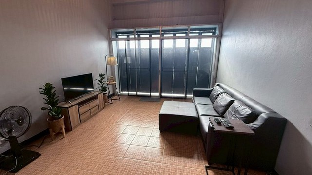 ประกาศฟรี! ซื้อ-ขาย-เช่า คอนโด บ้าน ทาวน์โฮม ที่ดิน และพื้นที่เชิงพาณิชย์ทั่วประเทศไทย ทุกทำเล ทุกงบประมาณ ไม่มีค่าใช้จ่าย ลงง่าย ขายไว เข้าถึงผู้ซื้อโดยตรง 4 253206pic3.jpg