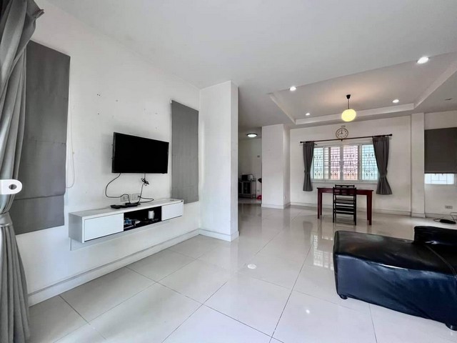 ประกาศฟรี! ซื้อ-ขาย-เช่า คอนโด บ้าน ทาวน์โฮม ที่ดิน และพื้นที่เชิงพาณิชย์ทั่วประเทศไทย ทุกทำเล ทุกงบประมาณ ไม่มีค่าใช้จ่าย ลงง่าย ขายไว เข้าถึงผู้ซื้อโดยตรง 3 514872pic2.jpg