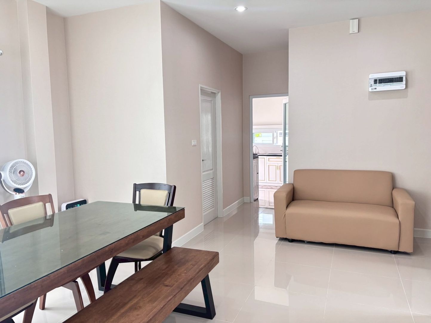 ประกาศฟรี! ซื้อ-ขาย-เช่า คอนโด บ้าน ทาวน์โฮม ที่ดิน และพื้นที่เชิงพาณิชย์ทั่วประเทศไทย ทุกทำเล ทุกงบประมาณ ไม่มีค่าใช้จ่าย ลงง่าย ขายไว เข้าถึงผู้ซื้อโดยตรง 3 315567pic2.jpg