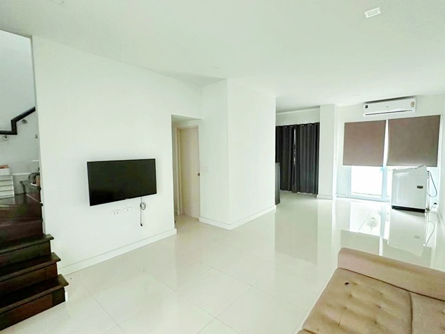 ประกาศฟรี! ซื้อ-ขาย-เช่า คอนโด บ้าน ทาวน์โฮม ที่ดิน และพื้นที่เชิงพาณิชย์ทั่วประเทศไทย ทุกทำเล ทุกงบประมาณ ไม่มีค่าใช้จ่าย ลงง่าย ขายไว เข้าถึงผู้ซื้อโดยตรง 3 253860pic2.jpg