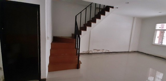 ประกาศฟรี! ซื้อ-ขาย-เช่า คอนโด บ้าน ทาวน์โฮม ที่ดิน และพื้นที่เชิงพาณิชย์ทั่วประเทศไทย ทุกทำเล ทุกงบประมาณ ไม่มีค่าใช้จ่าย ลงง่าย ขายไว เข้าถึงผู้ซื้อโดยตรง 5 253075pic4.jpg