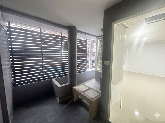 ประกาศฟรี! ซื้อ-ขาย-เช่า คอนโด บ้าน ทาวน์โฮม ที่ดิน และพื้นที่เชิงพาณิชย์ทั่วประเทศไทย ทุกทำเล ทุกงบประมาณ ไม่มีค่าใช้จ่าย ลงง่าย ขายไว เข้าถึงผู้ซื้อโดยตรง 4 515178pic3.jpg