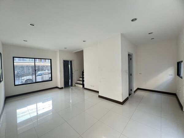 ประกาศฟรี! ซื้อ-ขาย-เช่า คอนโด บ้าน ทาวน์โฮม ที่ดิน และพื้นที่เชิงพาณิชย์ทั่วประเทศไทย ทุกทำเล ทุกงบประมาณ ไม่มีค่าใช้จ่าย ลงง่าย ขายไว เข้าถึงผู้ซื้อโดยตรง 5 515229pic4.jpg