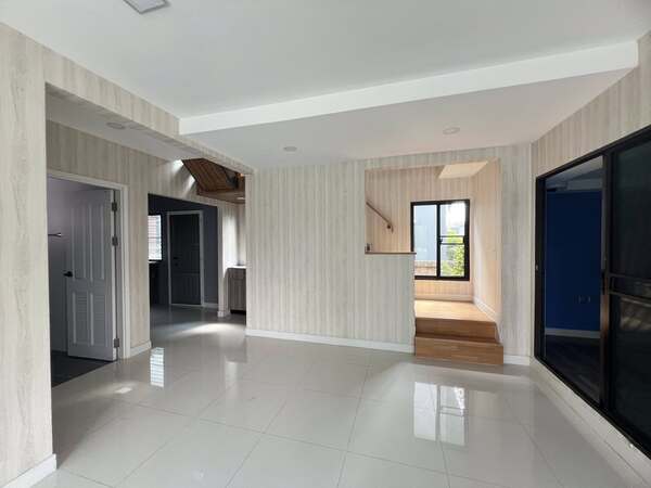 ประกาศฟรี! ซื้อ-ขาย-เช่า คอนโด บ้าน ทาวน์โฮม ที่ดิน และพื้นที่เชิงพาณิชย์ทั่วประเทศไทย ทุกทำเล ทุกงบประมาณ ไม่มีค่าใช้จ่าย ลงง่าย ขายไว เข้าถึงผู้ซื้อโดยตรง 5 515212pic4.jpg