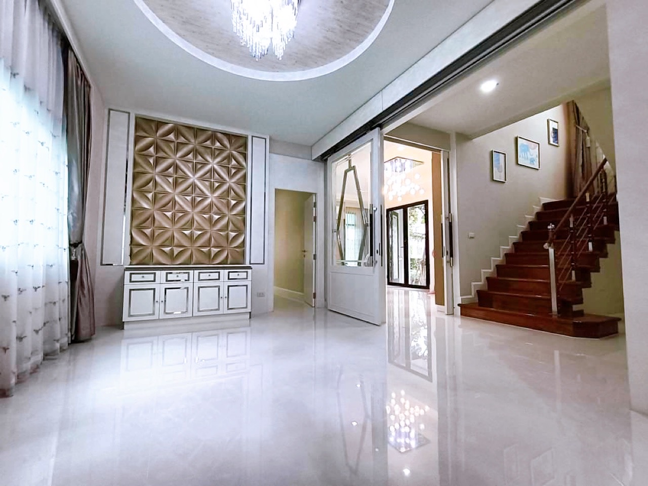 ประกาศฟรี! ซื้อ-ขาย-เช่า คอนโด บ้าน ทาวน์โฮม ที่ดิน และพื้นที่เชิงพาณิชย์ทั่วประเทศไทย ทุกทำเล ทุกงบประมาณ ไม่มีค่าใช้จ่าย ลงง่าย ขายไว เข้าถึงผู้ซื้อโดยตรง 4 315678pic3.jpg