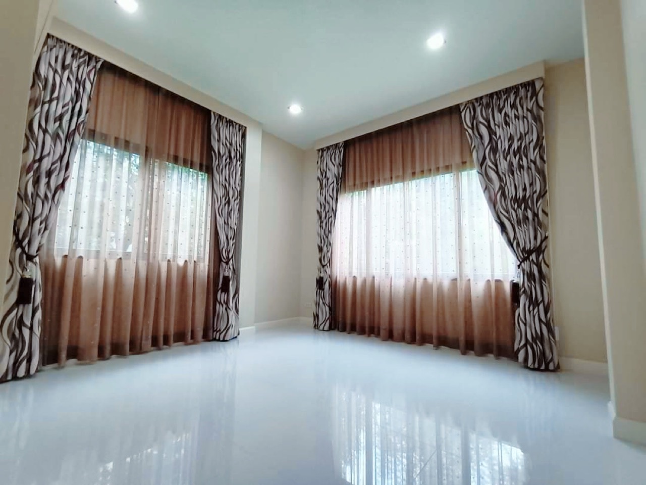 ประกาศฟรี! ซื้อ-ขาย-เช่า คอนโด บ้าน ทาวน์โฮม ที่ดิน และพื้นที่เชิงพาณิชย์ทั่วประเทศไทย ทุกทำเล ทุกงบประมาณ ไม่มีค่าใช้จ่าย ลงง่าย ขายไว เข้าถึงผู้ซื้อโดยตรง 5 315678pic4.jpg