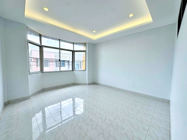 ประกาศฟรี! ซื้อ-ขาย-เช่า คอนโด บ้าน ทาวน์โฮม ที่ดิน และพื้นที่เชิงพาณิชย์ทั่วประเทศไทย ทุกทำเล ทุกงบประมาณ ไม่มีค่าใช้จ่าย ลงง่าย ขายไว เข้าถึงผู้ซื้อโดยตรง 4 254173pic3.jpg