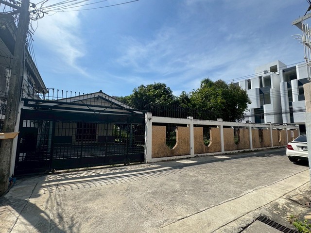 ประกาศฟรี! ซื้อ-ขาย-เช่า คอนโด บ้าน ทาวน์โฮม ที่ดิน และพื้นที่เชิงพาณิชย์ทั่วประเทศไทย ทุกทำเล ทุกงบประมาณ ไม่มีค่าใช้จ่าย ลงง่าย ขายไว เข้าถึงผู้ซื้อโดยตรง 2 515497pic1.jpg