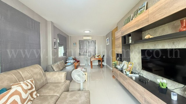 ประกาศฟรี! ซื้อ-ขาย-เช่า คอนโด บ้าน ทาวน์โฮม ที่ดิน และพื้นที่เชิงพาณิชย์ทั่วประเทศไทย ทุกทำเล ทุกงบประมาณ ไม่มีค่าใช้จ่าย ลงง่าย ขายไว เข้าถึงผู้ซื้อโดยตรง 4 294120pic3.jpg