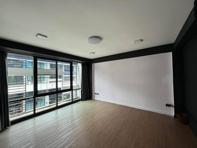 ประกาศฟรี! ซื้อ-ขาย-เช่า คอนโด บ้าน ทาวน์โฮม ที่ดิน และพื้นที่เชิงพาณิชย์ทั่วประเทศไทย ทุกทำเล ทุกงบประมาณ ไม่มีค่าใช้จ่าย ลงง่าย ขายไว เข้าถึงผู้ซื้อโดยตรง 5 515573pic4.jpg