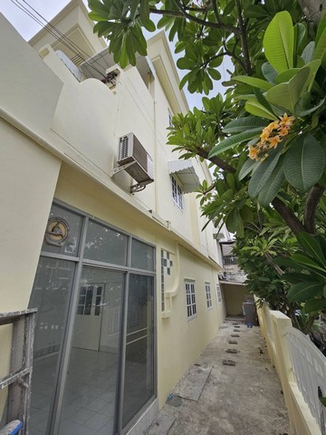 ประกาศฟรี! ซื้อ-ขาย-เช่า คอนโด บ้าน ทาวน์โฮม ที่ดิน และพื้นที่เชิงพาณิชย์ทั่วประเทศไทย ทุกทำเล ทุกงบประมาณ ไม่มีค่าใช้จ่าย ลงง่าย ขายไว เข้าถึงผู้ซื้อโดยตรง 4 515579pic3.jpg