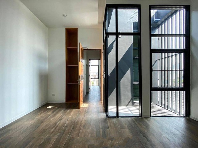 ประกาศฟรี! ซื้อ-ขาย-เช่า คอนโด บ้าน ทาวน์โฮม ที่ดิน และพื้นที่เชิงพาณิชย์ทั่วประเทศไทย ทุกทำเล ทุกงบประมาณ ไม่มีค่าใช้จ่าย ลงง่าย ขายไว เข้าถึงผู้ซื้อโดยตรง 5 515686pic4.jpg