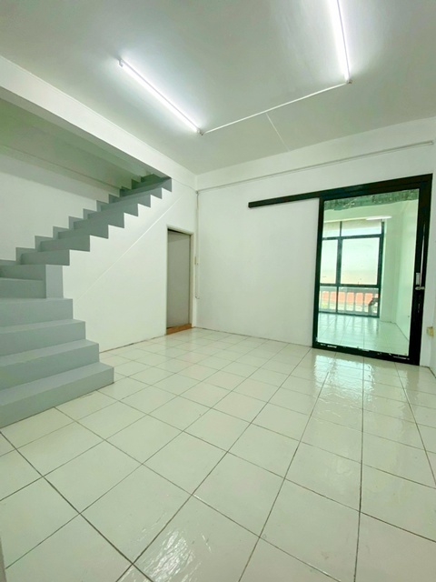 ประกาศฟรี! ซื้อ-ขาย-เช่า คอนโด บ้าน ทาวน์โฮม ที่ดิน และพื้นที่เชิงพาณิชย์ทั่วประเทศไทย ทุกทำเล ทุกงบประมาณ ไม่มีค่าใช้จ่าย ลงง่าย ขายไว เข้าถึงผู้ซื้อโดยตรง 4 254409pic3.jpg