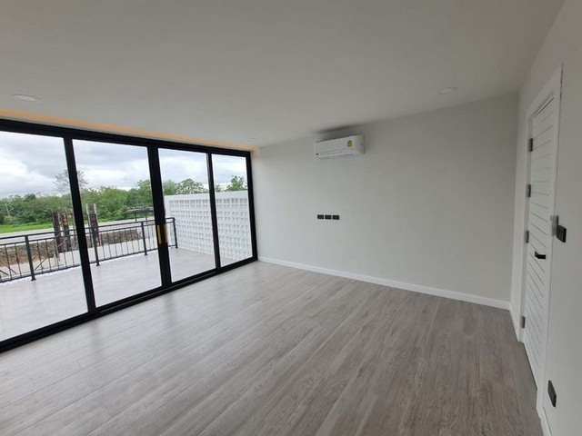 ประกาศฟรี! ซื้อ-ขาย-เช่า คอนโด บ้าน ทาวน์โฮม ที่ดิน และพื้นที่เชิงพาณิชย์ทั่วประเทศไทย ทุกทำเล ทุกงบประมาณ ไม่มีค่าใช้จ่าย ลงง่าย ขายไว เข้าถึงผู้ซื้อโดยตรง 5 297642pic4.jpg