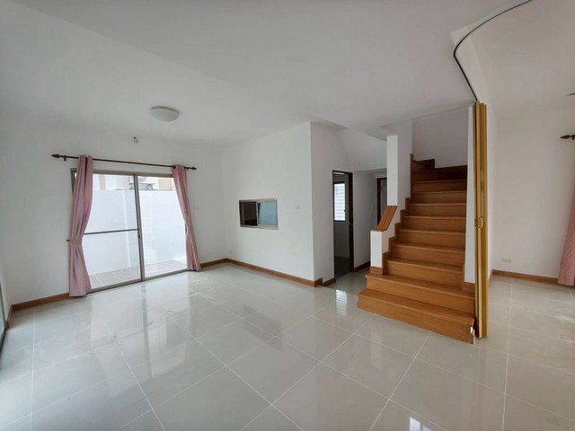 ประกาศฟรี! ซื้อ-ขาย-เช่า คอนโด บ้าน ทาวน์โฮม ที่ดิน และพื้นที่เชิงพาณิชย์ทั่วประเทศไทย ทุกทำเล ทุกงบประมาณ ไม่มีค่าใช้จ่าย ลงง่าย ขายไว เข้าถึงผู้ซื้อโดยตรง 4 315946pic3.jpg