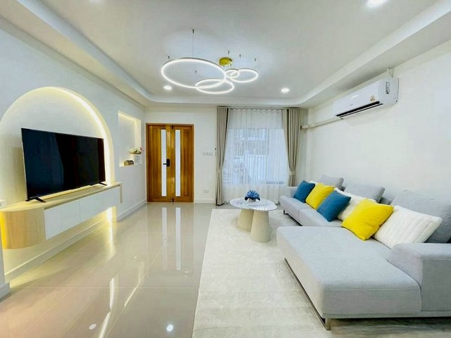 ประกาศฟรี! ซื้อ-ขาย-เช่า คอนโด บ้าน ทาวน์โฮม ที่ดิน และพื้นที่เชิงพาณิชย์ทั่วประเทศไทย ทุกทำเล ทุกงบประมาณ ไม่มีค่าใช้จ่าย ลงง่าย ขายไว เข้าถึงผู้ซื้อโดยตรง 3 254492pic2.jpg