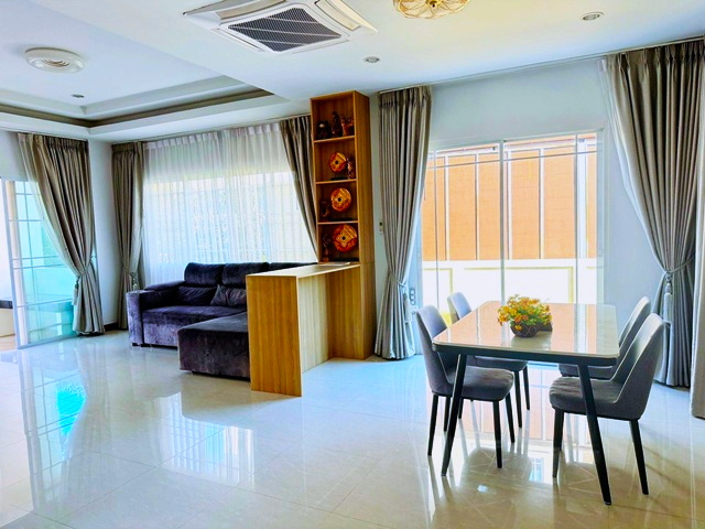 ประกาศฟรี! ซื้อ-ขาย-เช่า คอนโด บ้าน ทาวน์โฮม ที่ดิน และพื้นที่เชิงพาณิชย์ทั่วประเทศไทย ทุกทำเล ทุกงบประมาณ ไม่มีค่าใช้จ่าย ลงง่าย ขายไว เข้าถึงผู้ซื้อโดยตรง 4 315856pic3.jpg