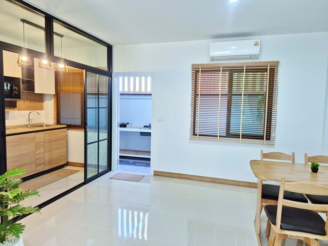 ประกาศฟรี! ซื้อ-ขาย-เช่า คอนโด บ้าน ทาวน์โฮม ที่ดิน และพื้นที่เชิงพาณิชย์ทั่วประเทศไทย ทุกทำเล ทุกงบประมาณ ไม่มีค่าใช้จ่าย ลงง่าย ขายไว เข้าถึงผู้ซื้อโดยตรง 5 254188pic4.jpg