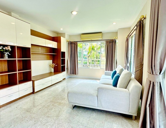 ประกาศฟรี! ซื้อ-ขาย-เช่า คอนโด บ้าน ทาวน์โฮม ที่ดิน และพื้นที่เชิงพาณิชย์ทั่วประเทศไทย ทุกทำเล ทุกงบประมาณ ไม่มีค่าใช้จ่าย ลงง่าย ขายไว เข้าถึงผู้ซื้อโดยตรง 3 254092pic2.jpg