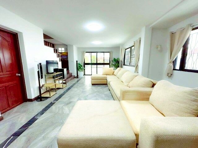 ประกาศฟรี! ซื้อ-ขาย-เช่า คอนโด บ้าน ทาวน์โฮม ที่ดิน และพื้นที่เชิงพาณิชย์ทั่วประเทศไทย ทุกทำเล ทุกงบประมาณ ไม่มีค่าใช้จ่าย ลงง่าย ขายไว เข้าถึงผู้ซื้อโดยตรง 4 254514pic3.jpg